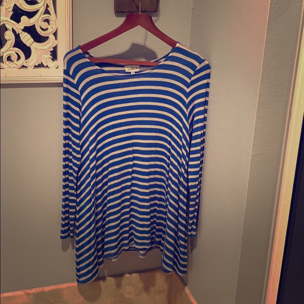 Beautiful Anthropologie shirt. Can be maternity.